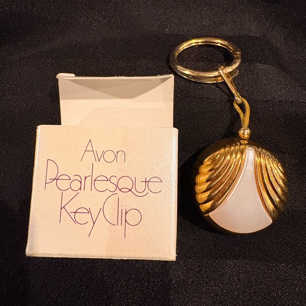 Avon Gold and Pearl-tone Pearlesque Keychain